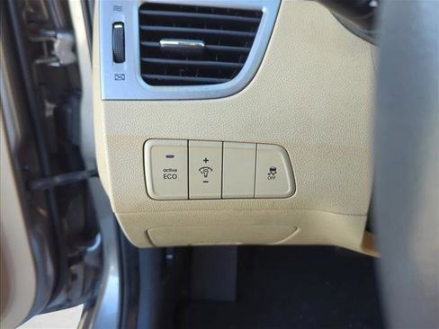 Used 2013 Hyundai Elantra GLS w/ Preferred Pkg image 12