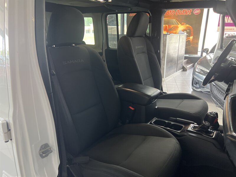 Used 2019 Jeep Wrangler Unlimited Sahara AWD/4WD image 26