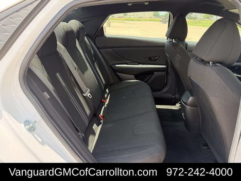Used 2025 Hyundai Elantra SEL FWD image 30
