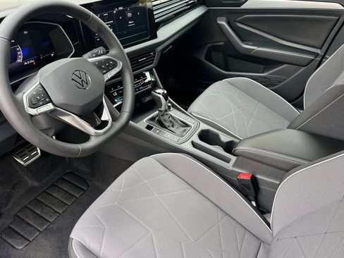 New 2025 Volkswagen Jetta Sport image 8