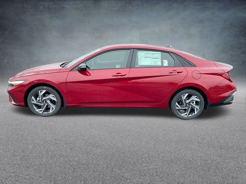 Used 2025 Hyundai Elantra Sport image 28