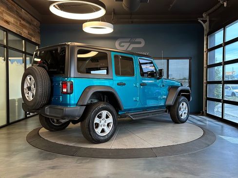 Used 2019 Jeep Wrangler Unlimited Sport S AWD/4WD image 3