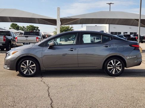 Used 2025 Nissan Versa SV FWD image 4