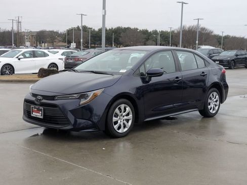 Used 2025 Toyota Corolla LE image 10