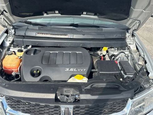 Used 2014 Dodge Journey SXT w/ Flexible Seating Group FWD image 12