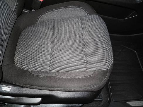 Certified 2023 Chevrolet Traverse LT image 21