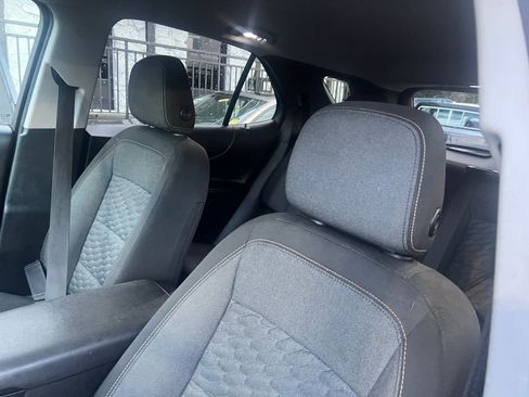 Used 2019 Chevrolet Equinox LT image 19