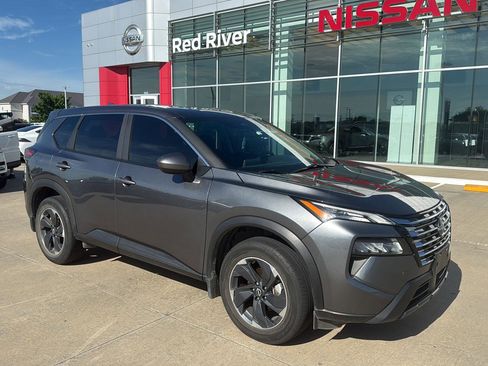 Used 2025 Nissan Rogue SV FWD image 8