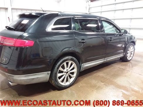 Used 2010 Lincoln MKT AWD image 2