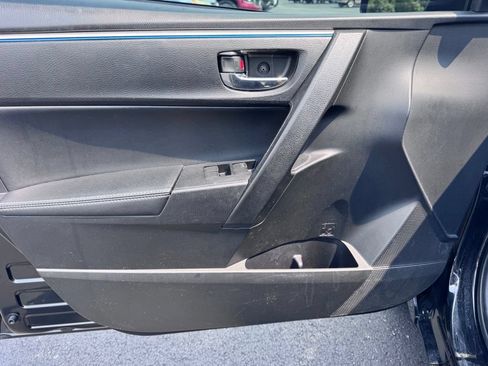 Used 2016 Toyota Corolla S Premium FWD image 23