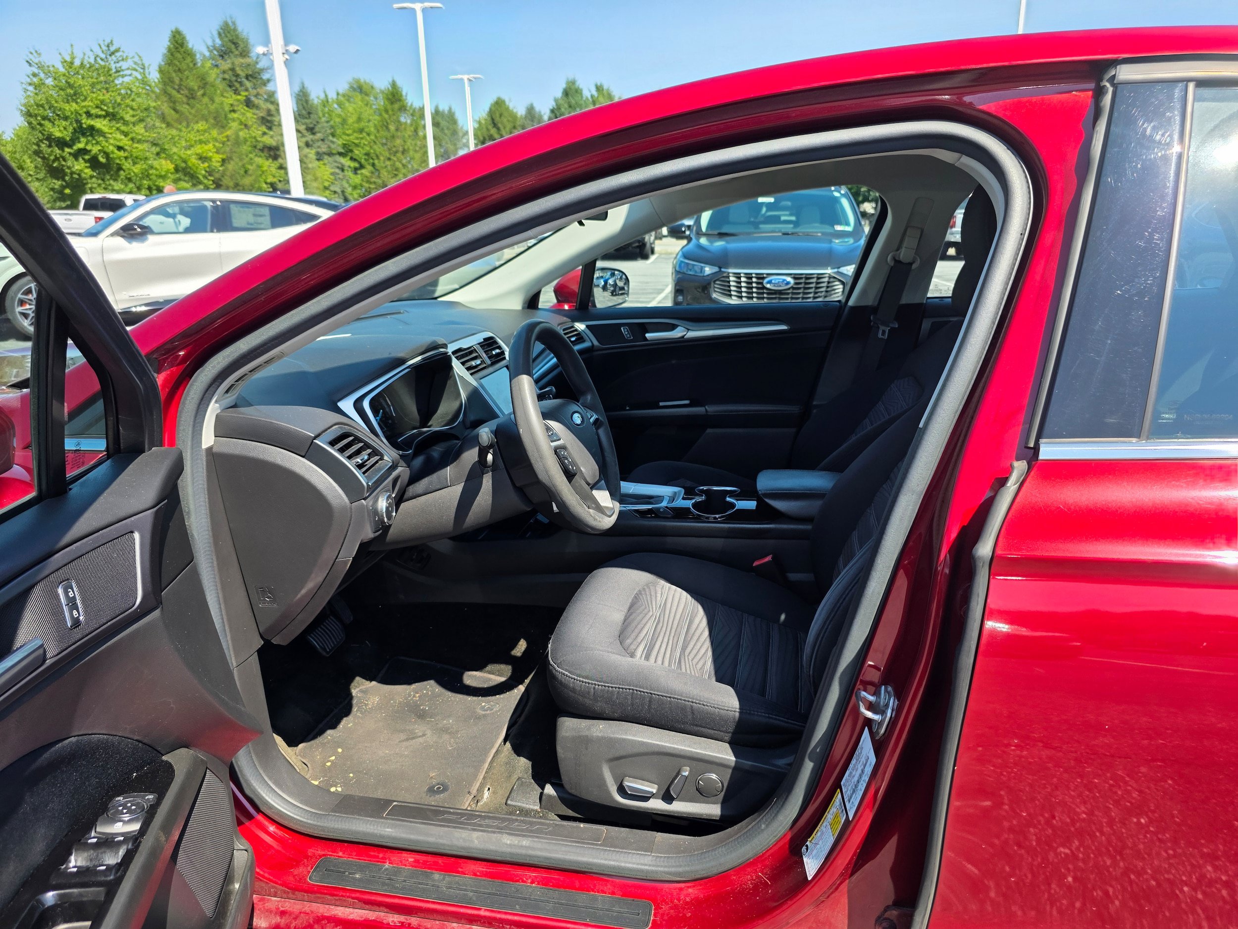 Used 2016 Ford Fusion SE FWD image 20