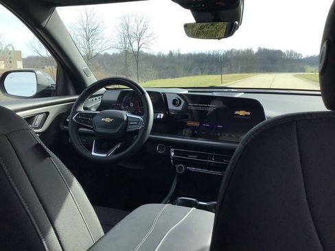 New 2026 Chevrolet Traverse LT w/ Enhanced Driving Package FWD image 22