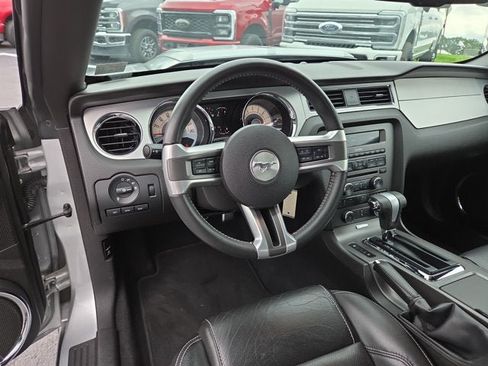 Used 2010 Ford Mustang GT Premium RWD image 7