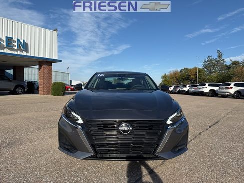 Used 2024 Nissan Altima 2.5 SV image 6