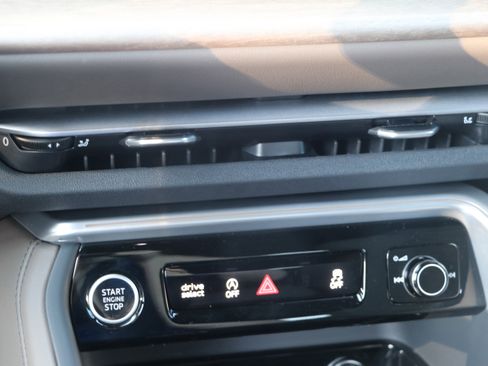 Used 2025 Audi Q5 Premium Plus image 23