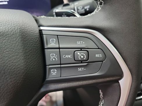 New 2025 Jeep Grand Cherokee L Limited w/ Black Appearance Package image 18