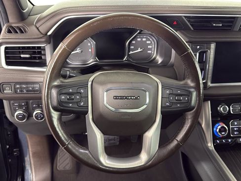 Used 2021 GMC Yukon XL Denali w/ Denali Premium Package image 23