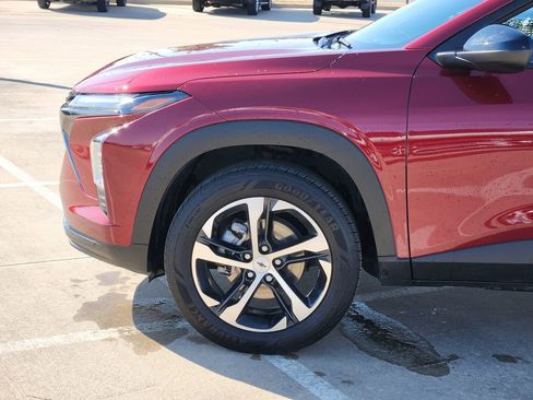 Used 2024 Chevrolet Trax RS image 9