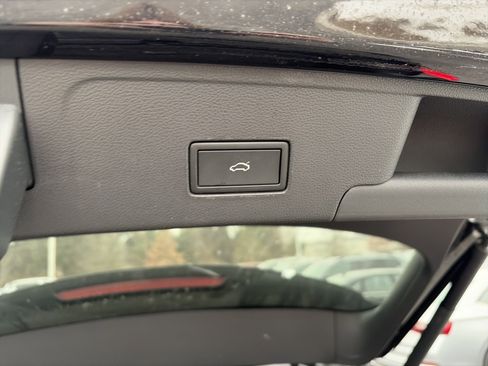 Used 2023 Volkswagen Atlas Cross Sport SEL R-Line image 19