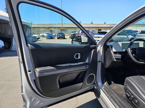 Used 2024 Hyundai Ioniq 5 Limited AWD/4WD image 18