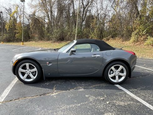 Used 2008 Pontiac Solstice Convertible w/ Premium Package image 6