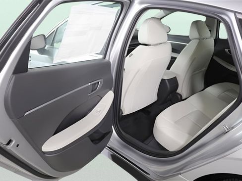 New 2025 Hyundai Sonata SE image 32