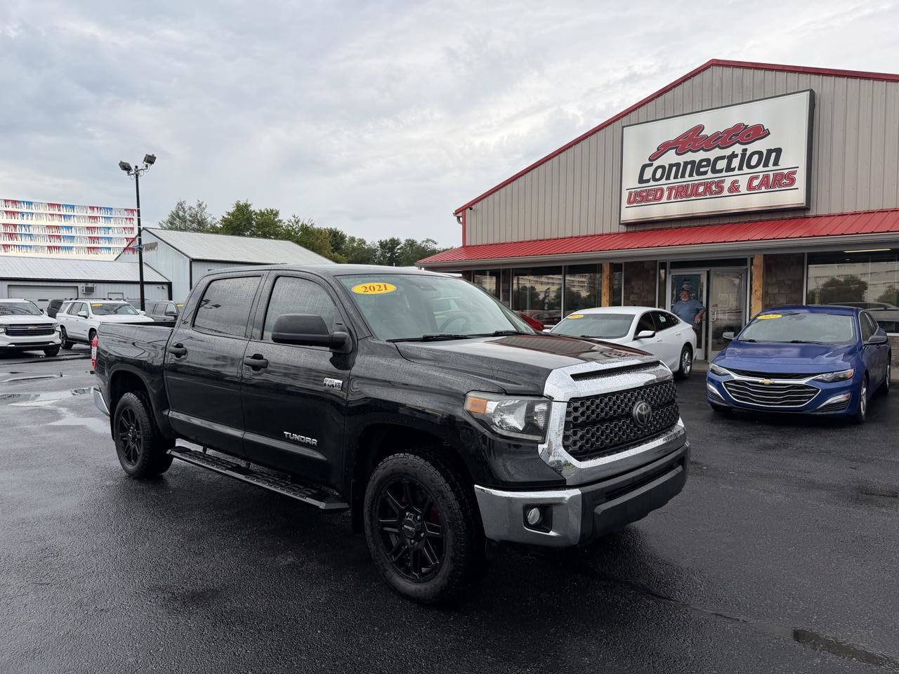 Used 2021 Toyota Tundra SR5 w/ SR5 Leather Package RWD image 2