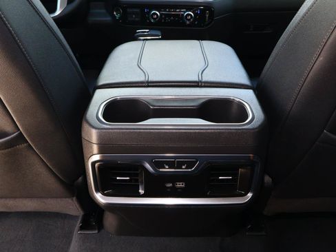 Used 2025 GMC Sierra 1500 SLT AWD/4WD image 14