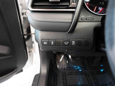 Used 2019 Toyota Camry XSE FWD image 11
