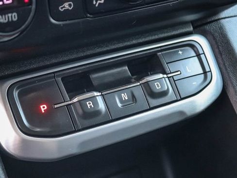 Used 2020 GMC Acadia SLE FWD image 16