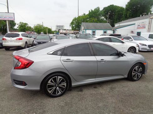 Used 2017 Honda Civic EX-L image 10