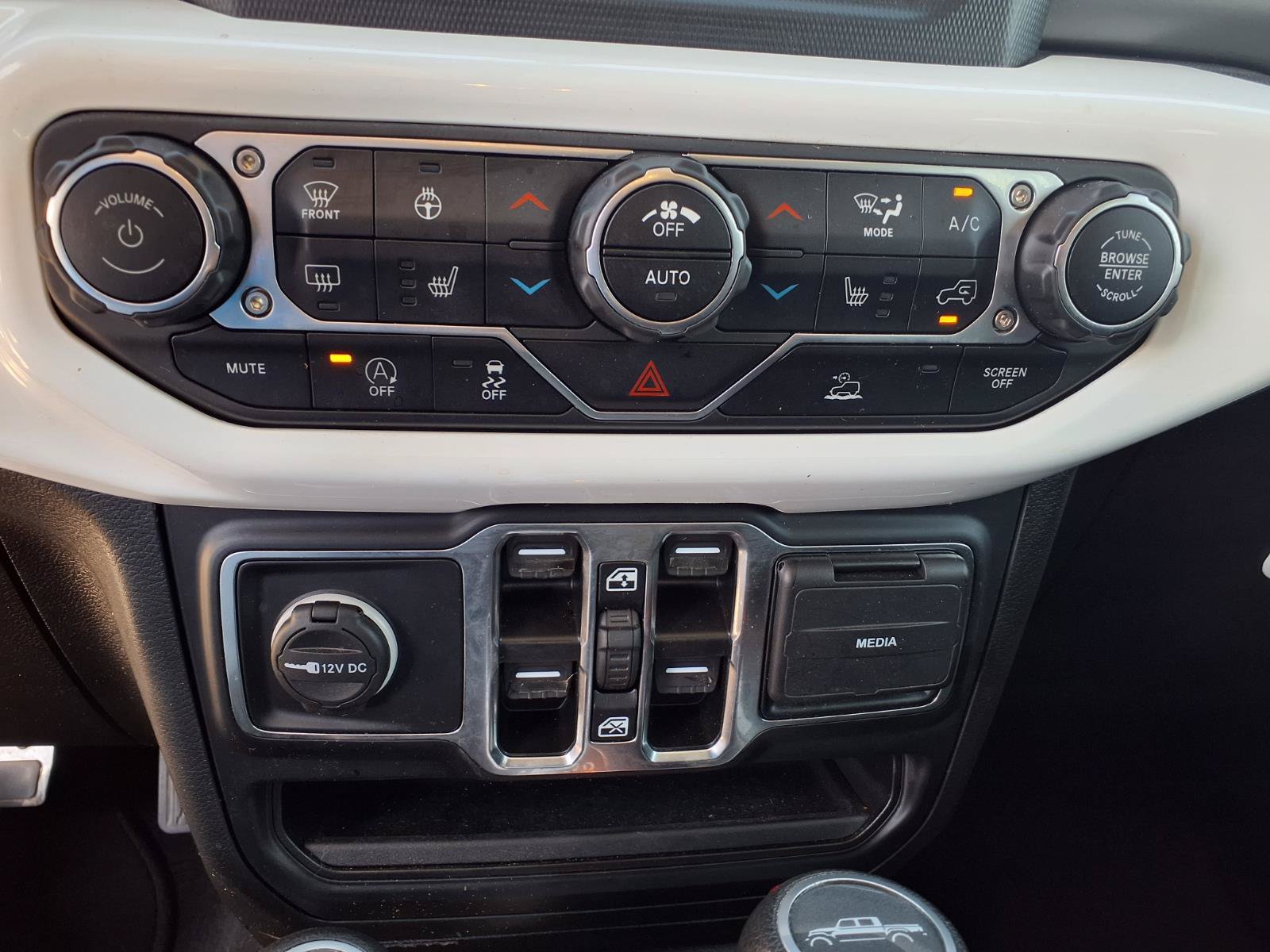 Used 2023 Jeep Gladiator Sport AWD/4WD image 14