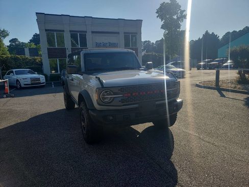Used 2022 Ford Bronco Badlands AWD/4WD image 2