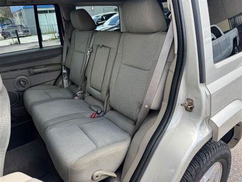 Used 2007 Jeep Commander Sport RWD image 17