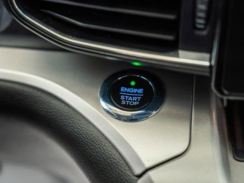 Used 2021 Ford Explorer XLT w/ Equipment Group 202A image 24