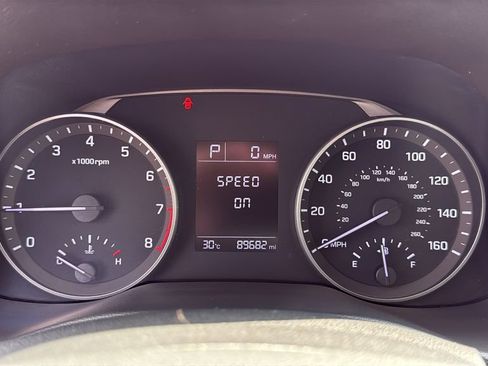 Used 2018 Hyundai Elantra SE FWD image 16