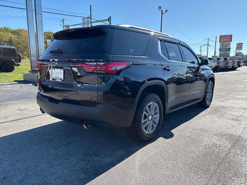 Used 2022 Chevrolet Traverse LT w/ LPO, Blackout Package image 6