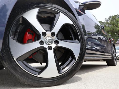 Used 2015 Volkswagen GTI SE w/ Lighting Package (SEL) FWD image 25