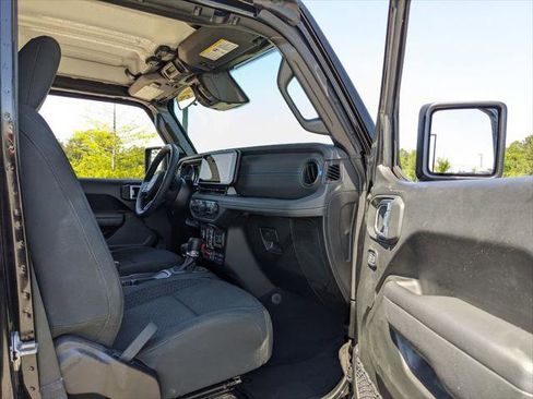 Certified 2025 Jeep Wrangler Unlimited Rubicon 4xe w/ Convenience Group image 37