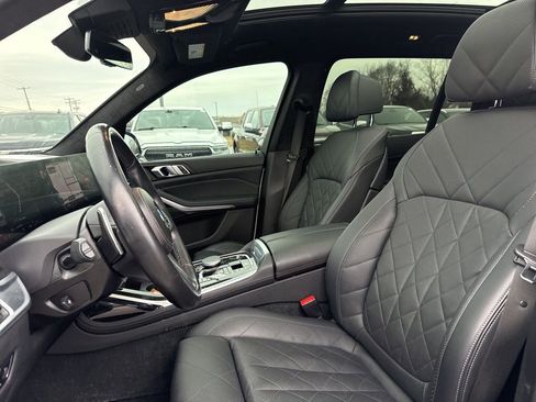 Used 2023 BMW X7 xDrive40i w/ M Sport Package image 9