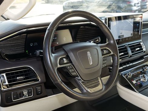 Used 2022 Lincoln Navigator L Black Label AWD/4WD image 23