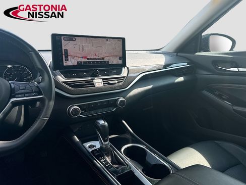 Used 2023 Nissan Altima 2.5 SR w/ SR Premium Package FWD image 32