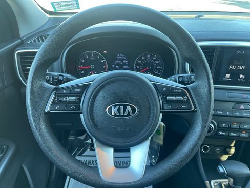 Used 2020 Kia Sportage LX AWD/4WD image 18
