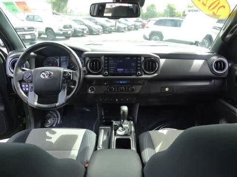 Used 2022 Toyota Tacoma TRD Off-Road w/ Technology Package RWD image 24
