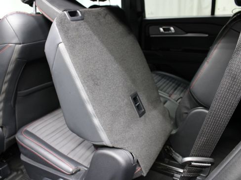 Used 2025 Ford Explorer ST-Line w/ ST-Line Street Pack AWD/4WD image 67