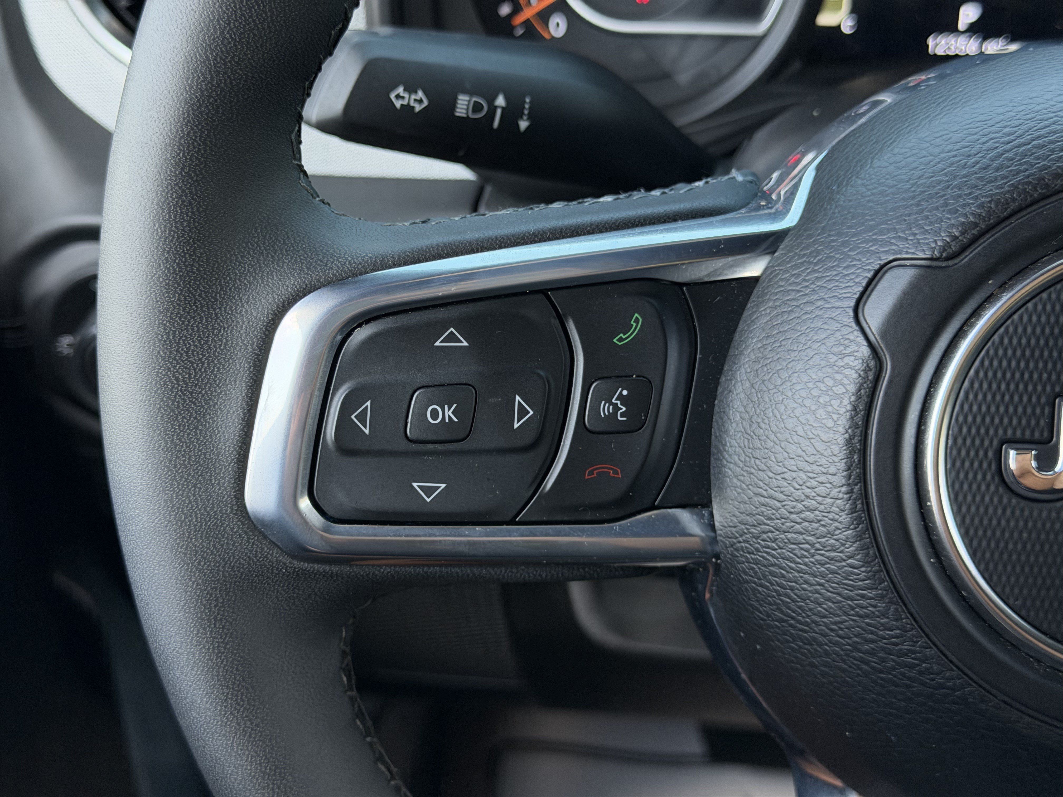Used 2026 Jeep Wrangler Unlimited Sahara AWD/4WD image 18