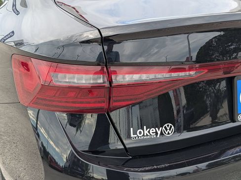Used 2025 Volkswagen Jetta SE FWD image 8