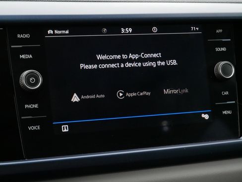 Certified 2023 Volkswagen Taos SE w/ Panoramic Sunroof Package image 22