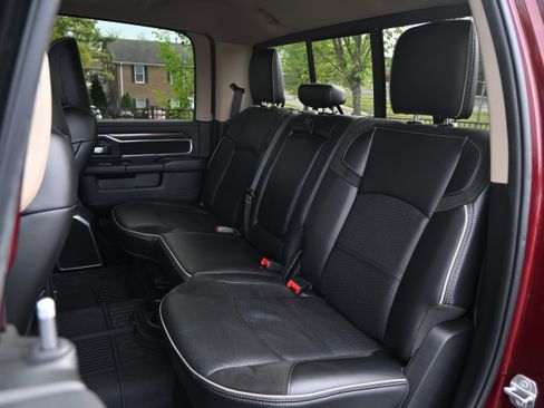 Used 2022 RAM 2500 Laramie AWD/4WD image 32