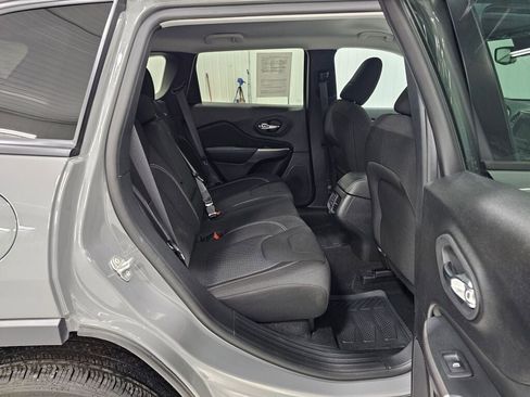 Used 2021 Jeep Cherokee Latitude image 6